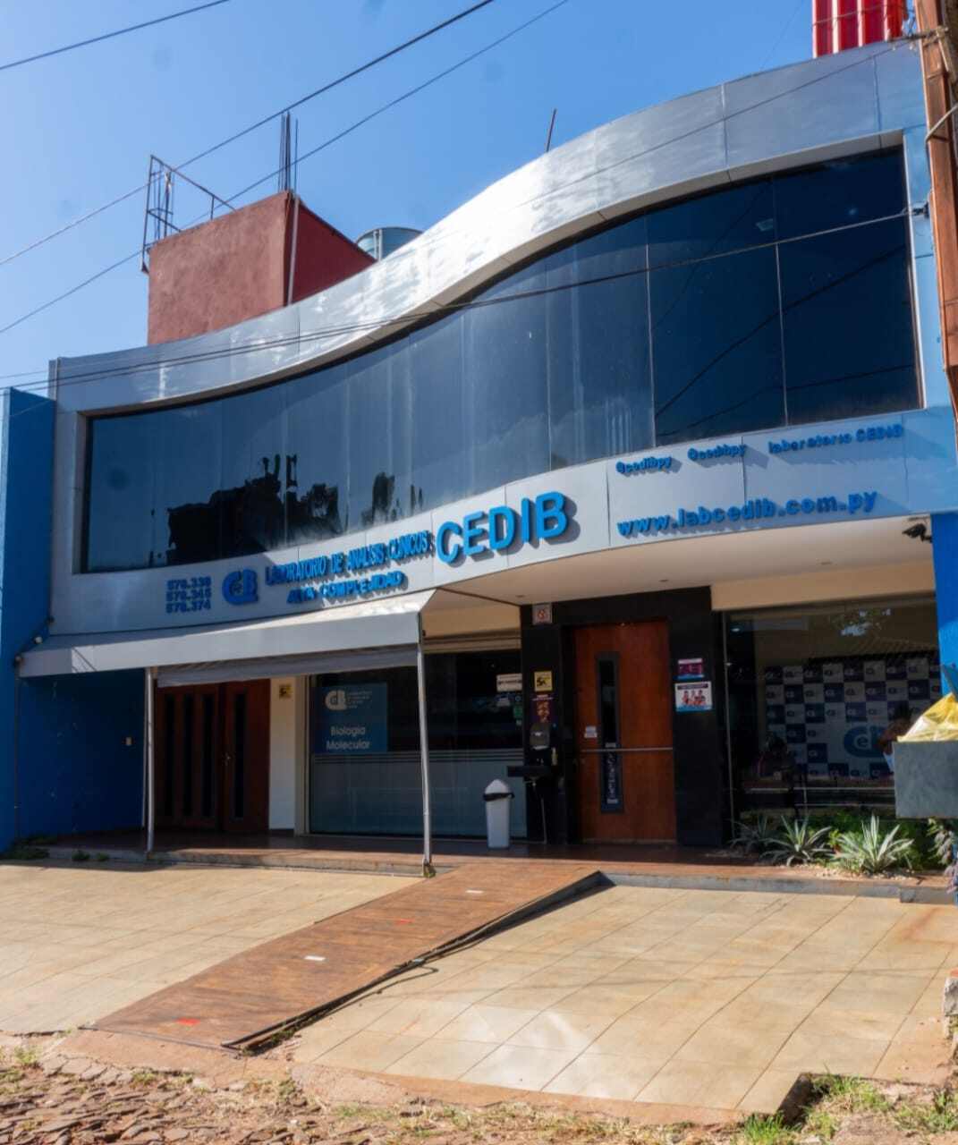 Laboratorio de Analisis Clínicos (CEDIB)